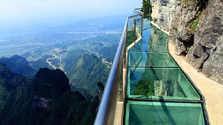 Zhangjiajie 1 Day Tour Glass Bridge & Tianmen Light Show - Details That Make a Difference