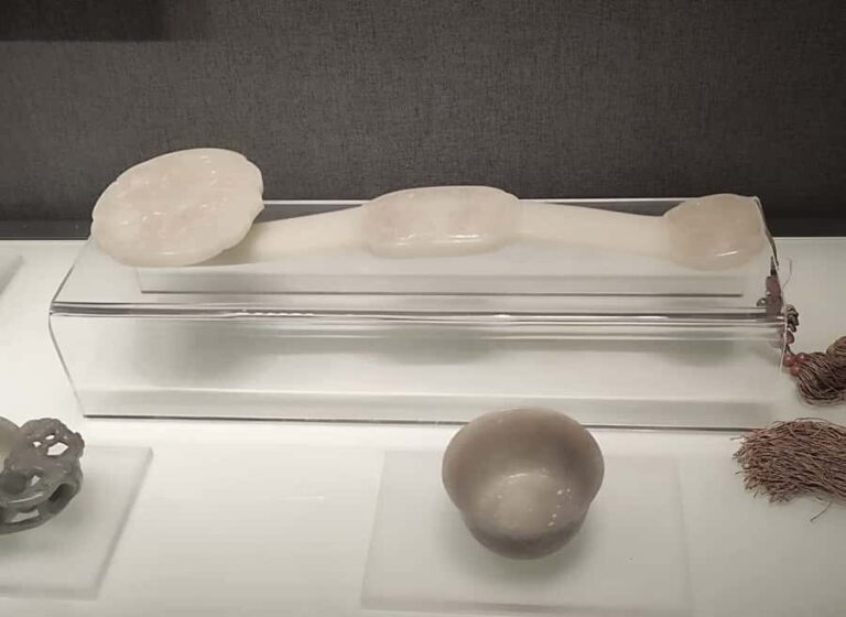 Zhengzhou: Henan Museum Guided Tour with Entry Ticket - What to Expect During Your Visit