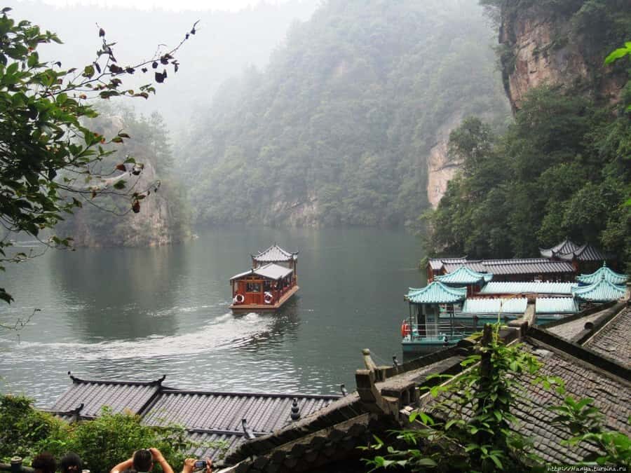 1-day mini tour in Zhangjiajie: Baofeng Lake + Glass Bridge - Why This Tour Offers Good Value