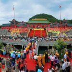 5 Days and 4 Nights Zhangjiajie and Fenghuang Private Tour - Who Should Consider This Tour?