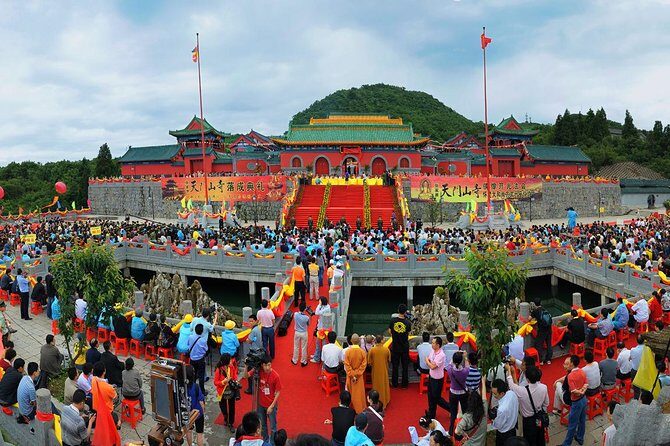 5 Days and 4 Nights Zhangjiajie and Fenghuang Private Tour - Who Should Consider This Tour?