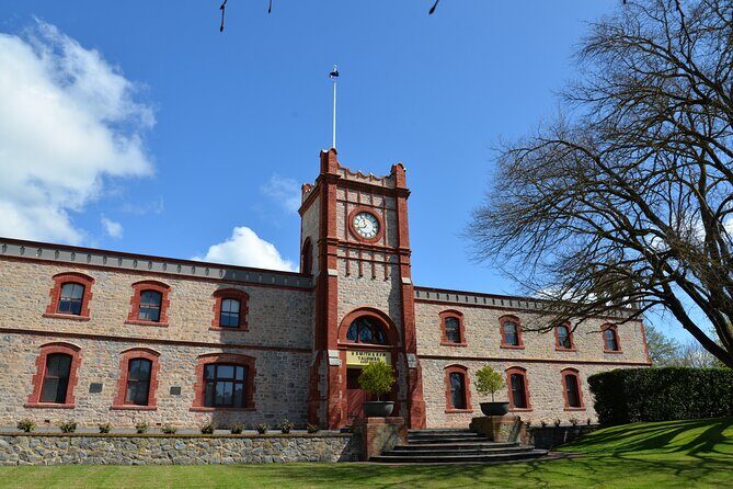 Adelaide Japanese Group Winery Day Tour in Barossa and Hahndorf - Detailed Breakdown of the Itinerary