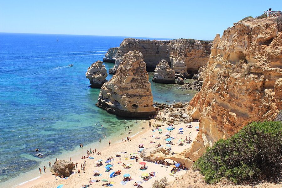 Praia da Marinha beach with cliffs and turquoise water