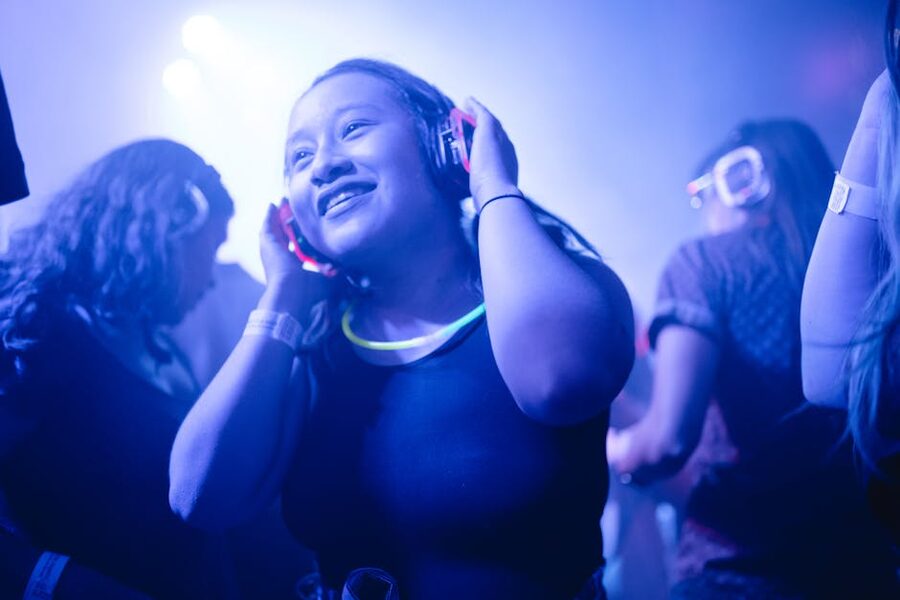 Headphones immersive light AMAZE Amsterdam