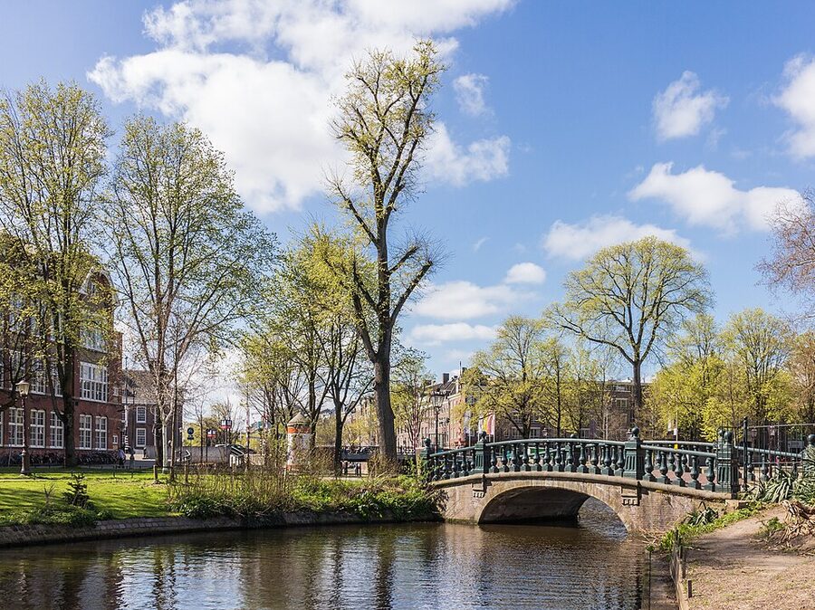 Hortus Botanicus Amsterdam pond and bridge