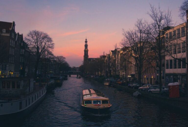 Open Boat Canal Cruises with Drinks