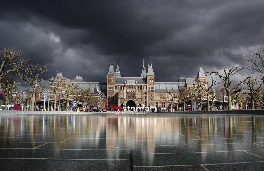 Rijksmuseum long exposure mirror reflection at the front pond