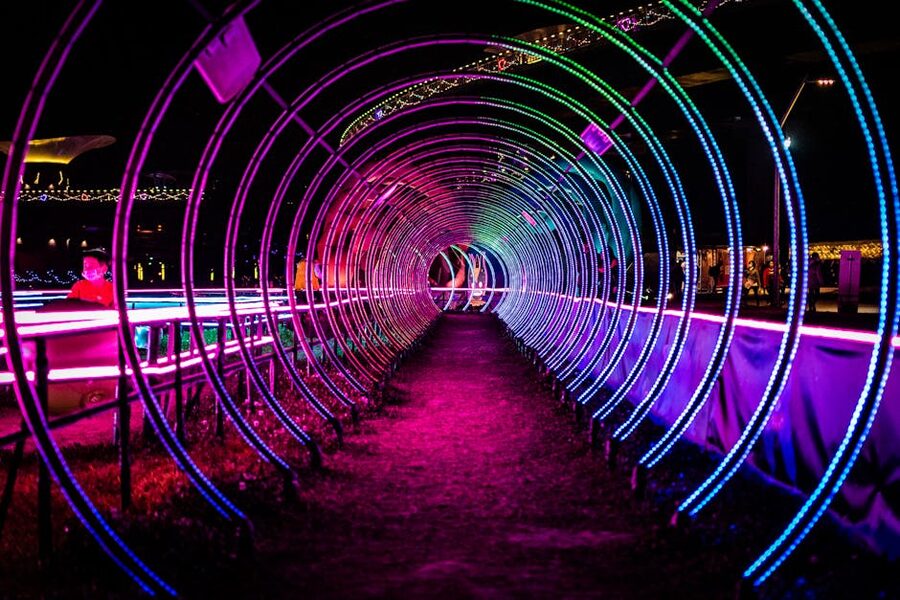 Neon tunnel room Upside Down Amsterdam