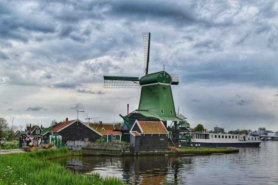 A green windmill at Zaanse Schans