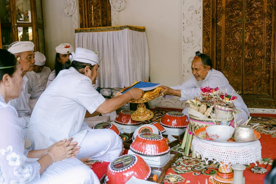 Balinese people in a Hindu ceremonial ritual