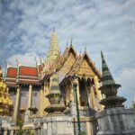 Bangkok: Grand Palace and Wat Phra Kaew Guided Walking Tour - Discovering the Grand Palace and Wat Phra Kaew