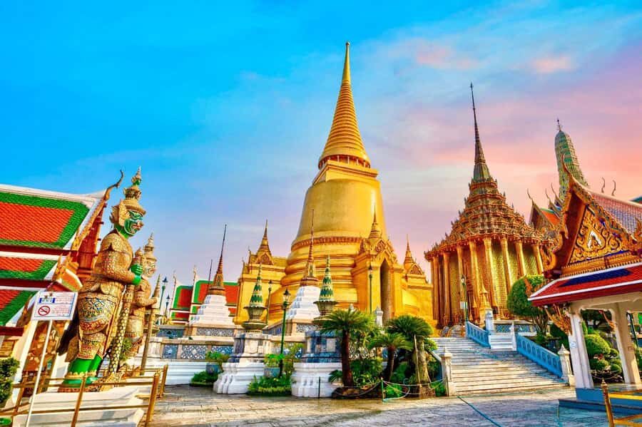 Bangkok: Grand Palace, Wat Pho and Chinatown Walking Tour - The Itinerary Breakdown: What You Can Expect