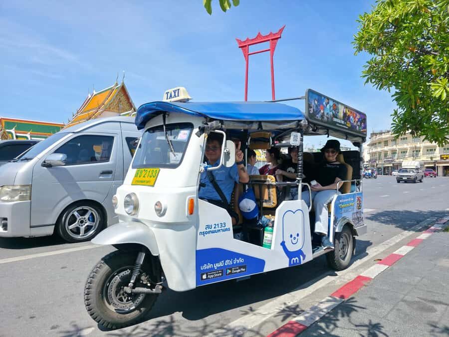 Bangkok: Old City Electric Tuk-Tuk Tour with Guide - Transportation and Comfort