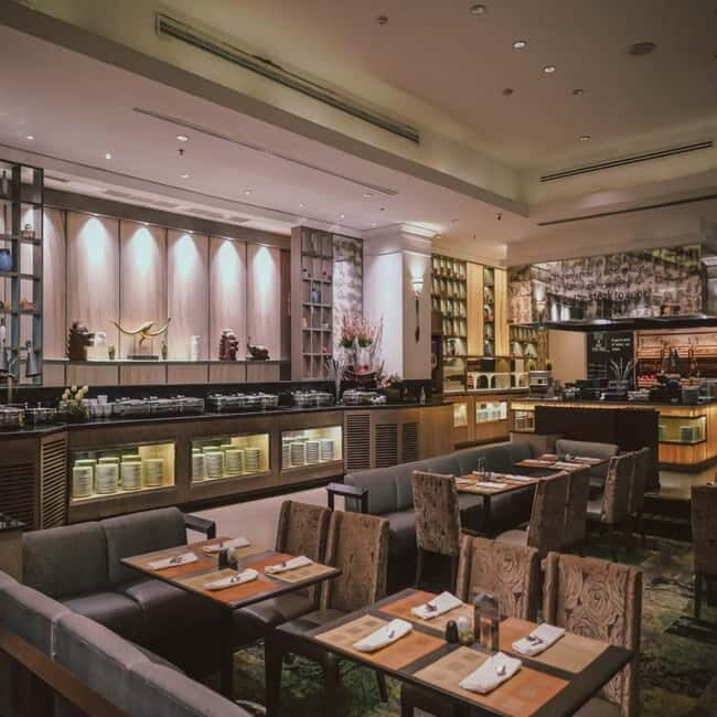 Bangkok: Public All Day Dining Grand Mercure Bangkok Atrium - The Experience in Practice