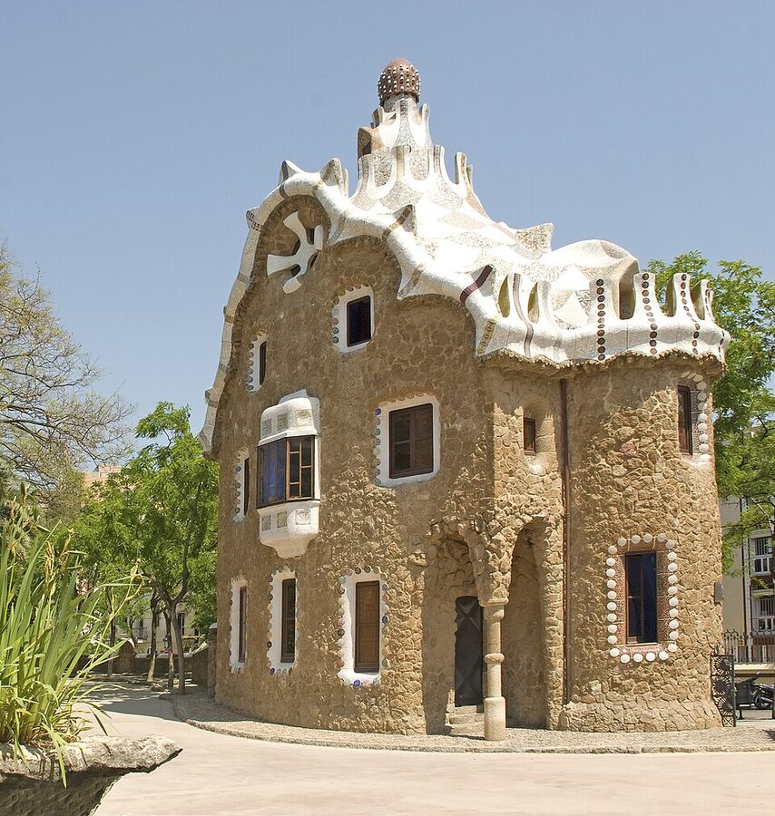 Park Güell entrance pavilion porter lodge gingerbread house