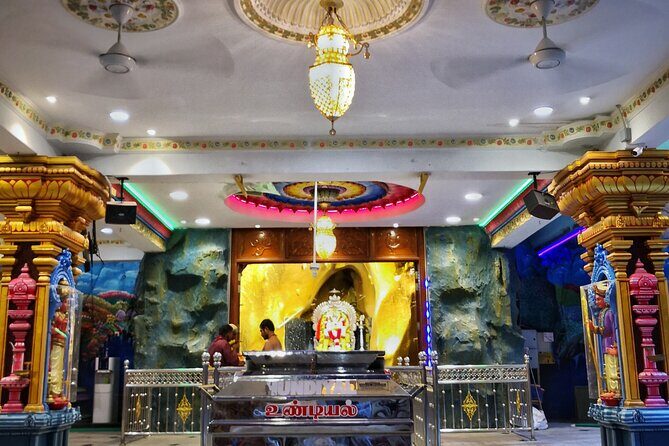 Batu Caves and Sari Experience with Batik Workshop - Who Would Enjoy This Tour Most?  