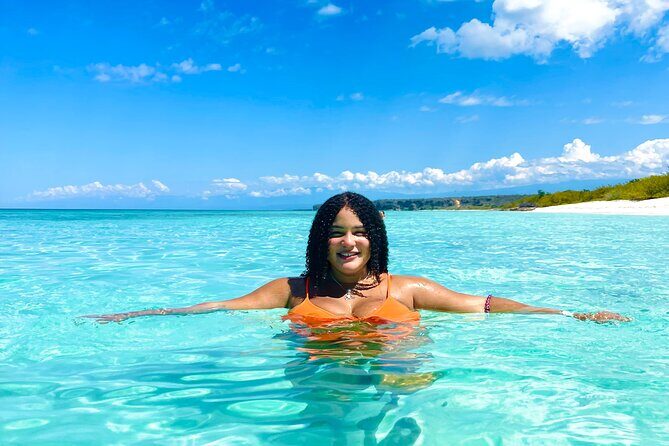 Bay of Eagles VIP : Full Day to Paradise From Santo Domingo - Detailed Breakdown of the Itinerary