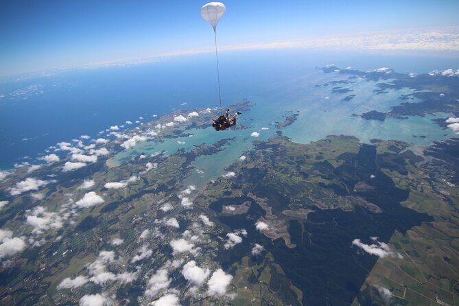 Bay of Islands: 12,000ft Skydive - The Scenery and Stops Along the Way