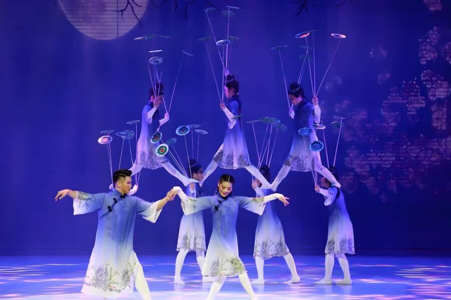 Beijing Acrobatcis Show + Hot Pot Or Local Cuisine Dinner - Analyzing the Value