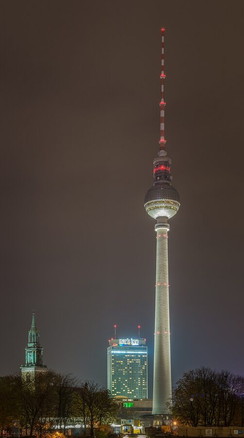 Fernsehturm Berlin lit up at night