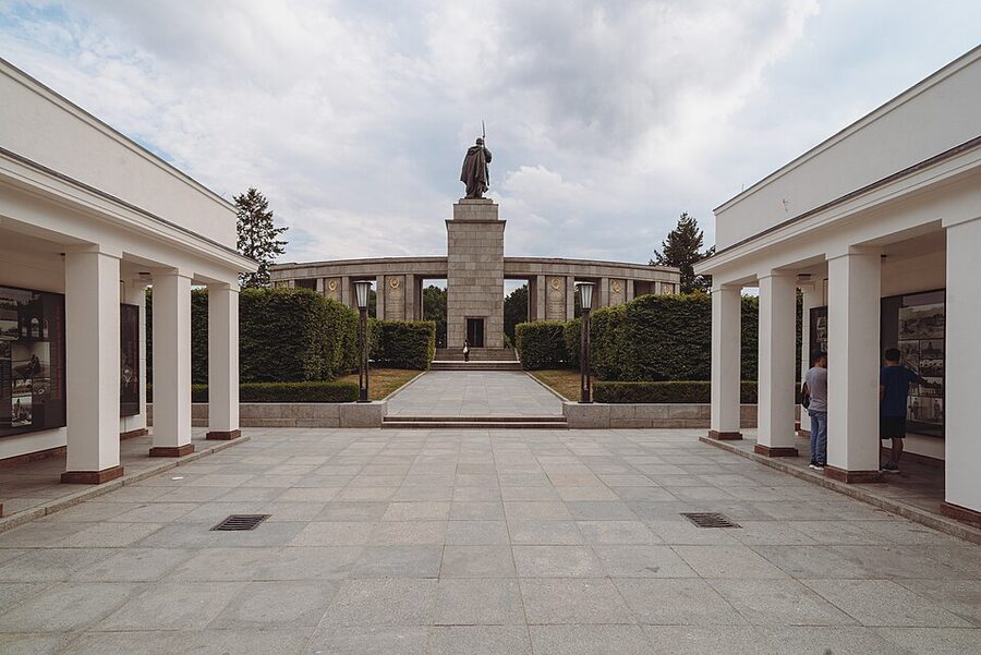 Soviet War Memorial Tiergarten Berlin with cannon and statue
