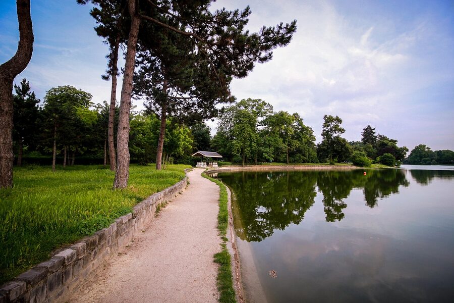 Bois de Boulogne green space Paris with people relaxing