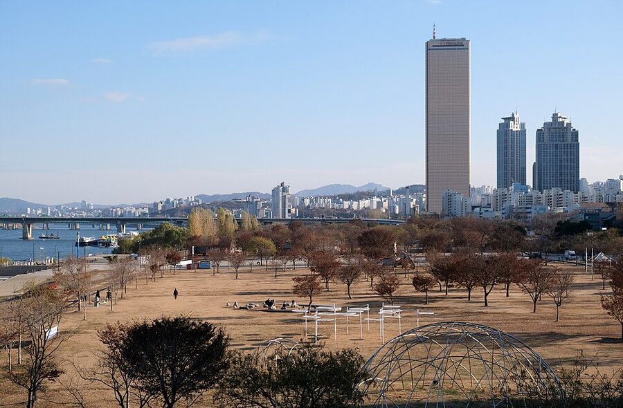 Yeouido Hangang Park from Mapo Bridge Seoul