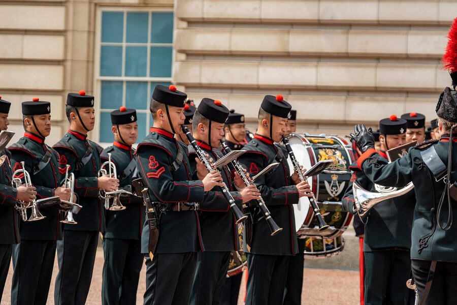Buckingham Palace military band soldiers