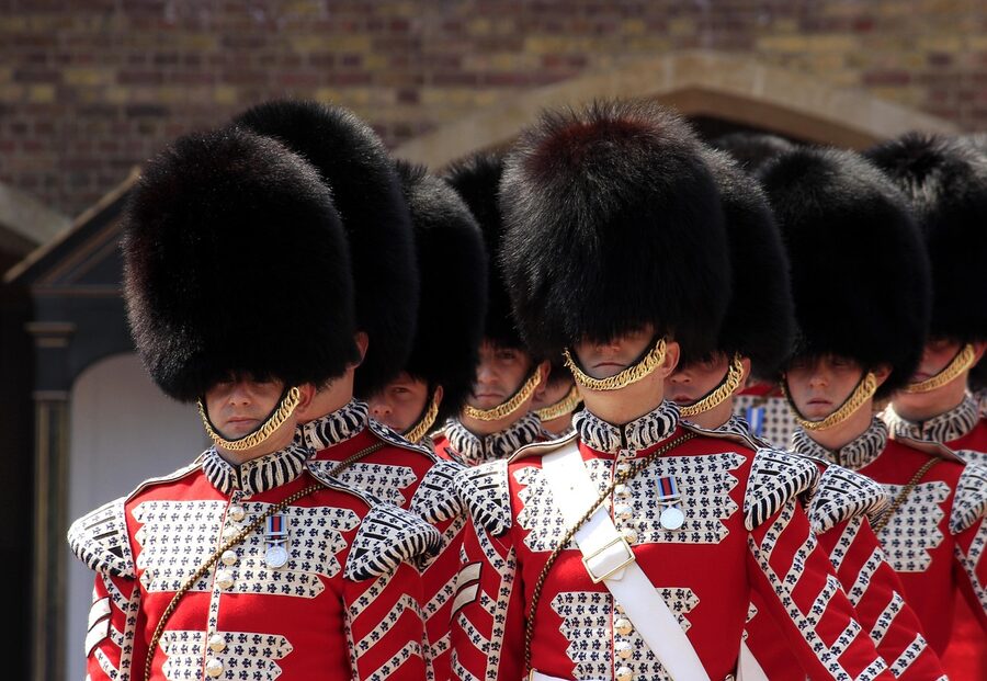 Royal guard uniform parade Buckingham Palace