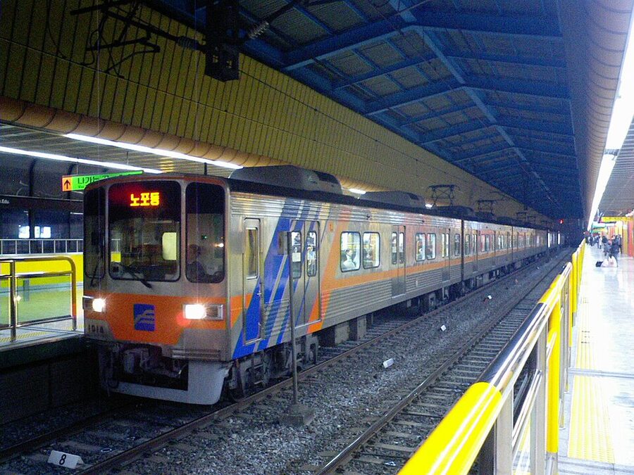 Busan Subway Line 1 train at Dongnae station