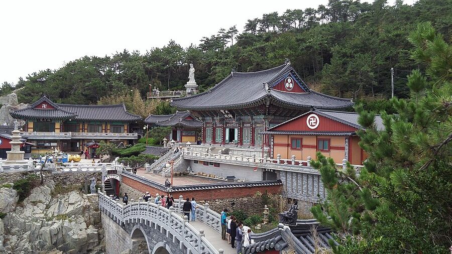 Haedong Yonggungsa Temple on the coast near Busan