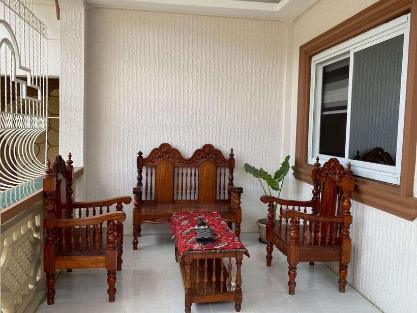 Cabanatuan: Affordable 3BR Guest House for Fun & Comfort - Location and Convenience