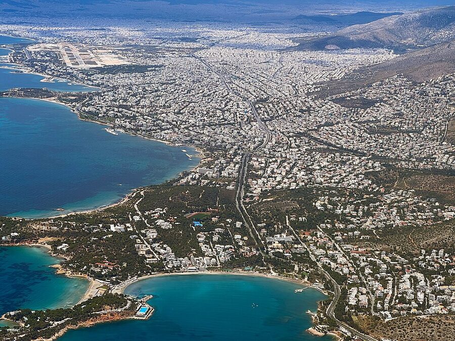 Vouliagmeni Lake near Athens, thermal spring stop on Cape Sounion tours