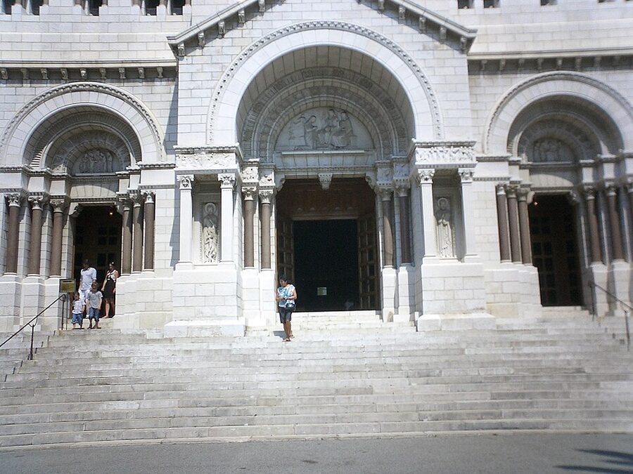 Cathedrale de Monaco exterior with white stone facade