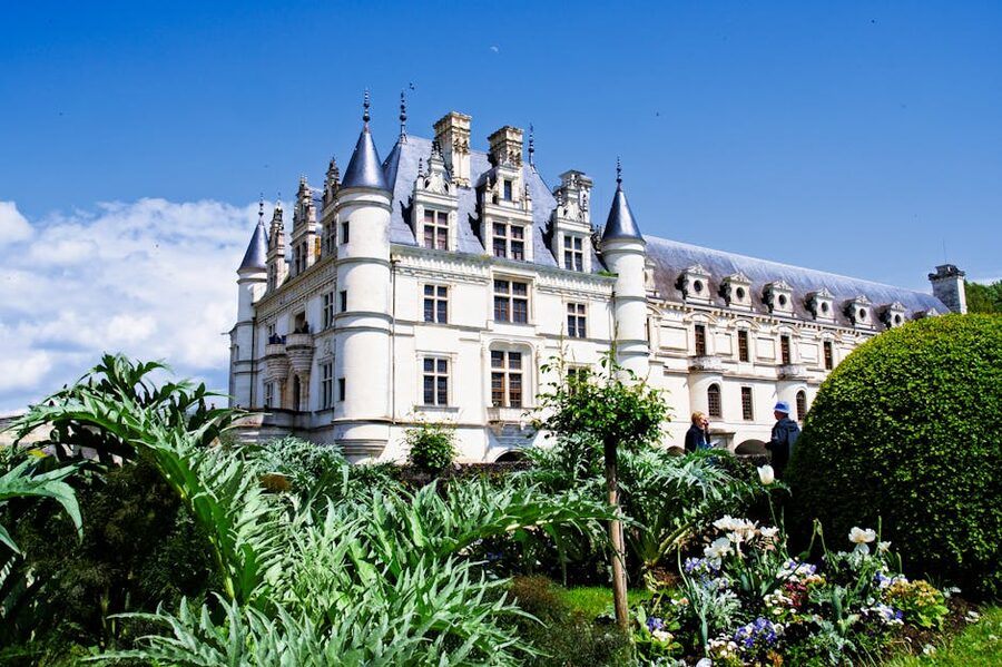 Chenonceau Castle spring blooming gardens