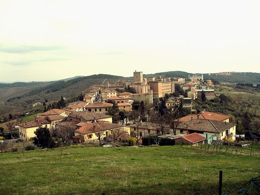 Castellina in Chianti panorama with rolling hills