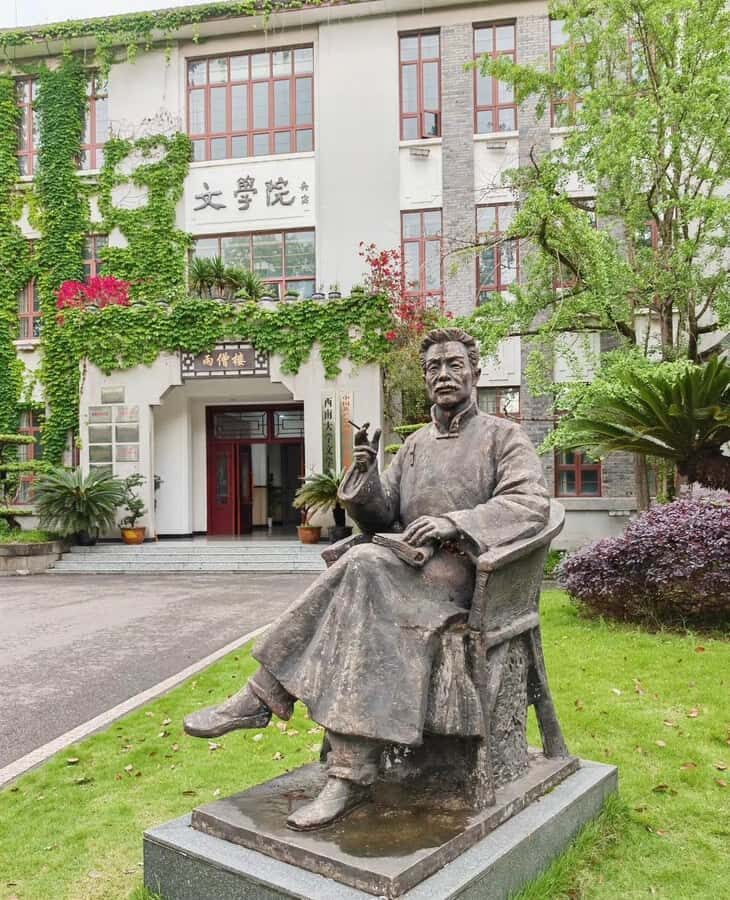 Chongqing: Jinyun Mountain, Museum & Old Street Tour - Exploring Jinyun Mountain: Misty Peaks & Ancient Temples