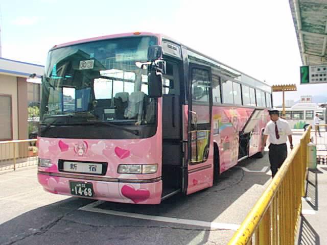 Fujikyu highway bus on Chuo Expressway