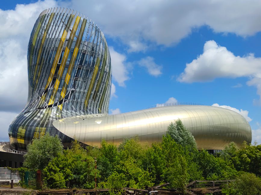 La Cite du Vin Bordeaux modern wine museum exterior