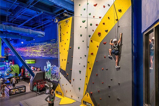 Climbing on Pico del Toro, the largest wall in the Caribbean toroverde Urban Park - An In-Depth Look at the Pico del Toro Climb