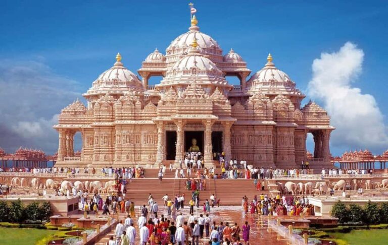 Delhi: Akshardham Temple Tour  Magical Light & Water Show - Who is This Tour Best For?