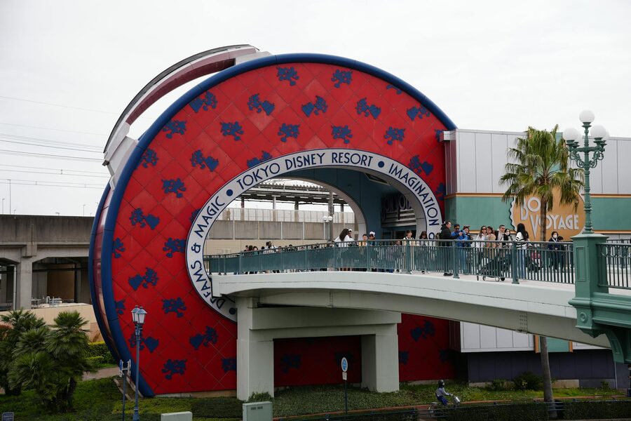 Tokyo Disney Resort entrance with Bon Voyage shop