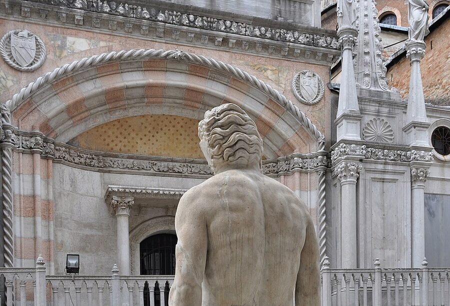 Doges Palace courtyard with Scala dei Giganti staircase