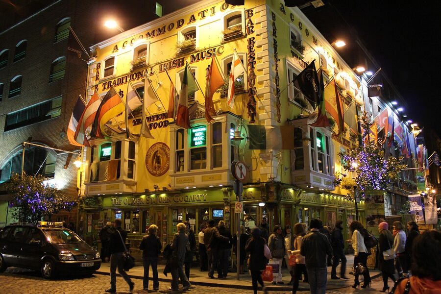 Tourists in Temple Bar Dublin