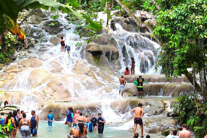 Dunn's River Park & Blue Hole Waterfall Combo from Montego Bay - Who Is This Tour Best Suited For?