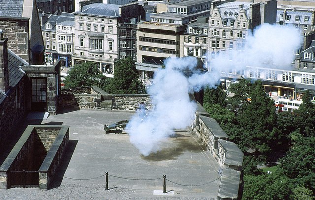 The One O Clock Gun being fired at Edinburgh Castle