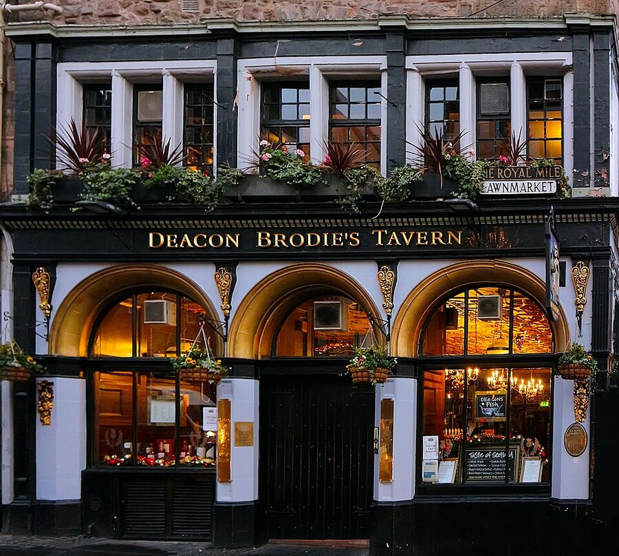 Deacon Brodie's Tavern on the Royal Mile in Edinburgh