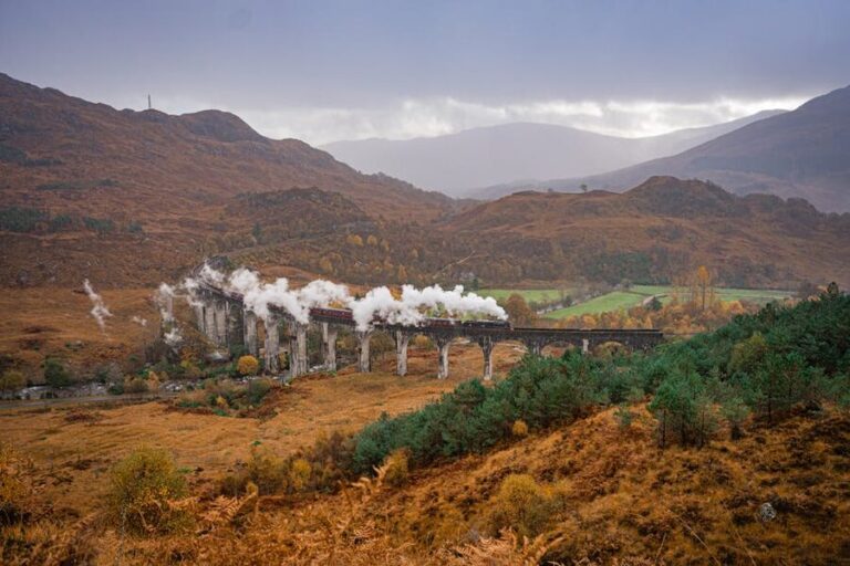 How to Book a Glenfinnan and Glencoe Day Trip from Edinburgh