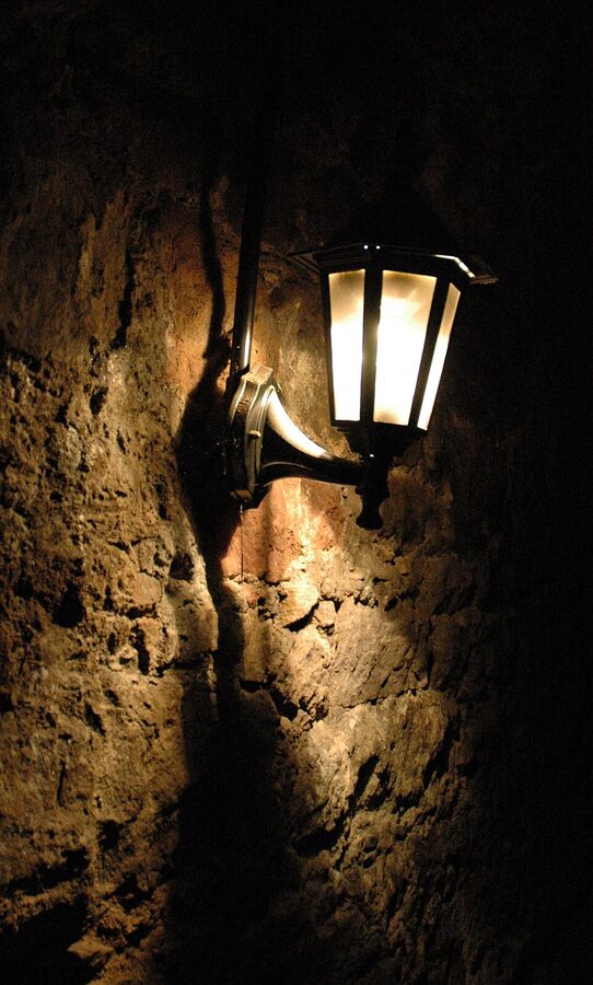 How to Book an Edinburgh Underground Vaults Tour
