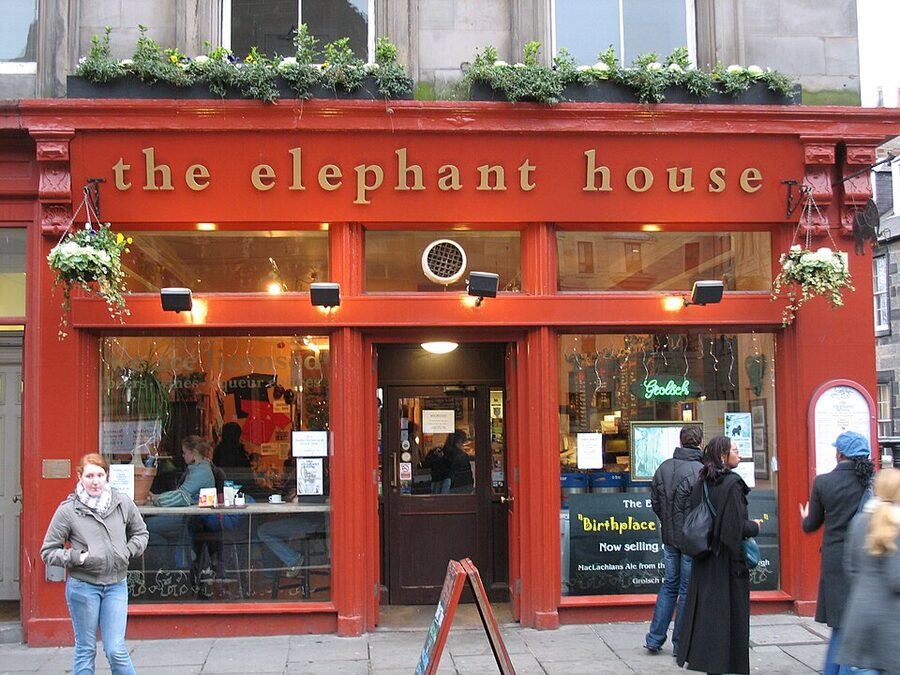Elephant House cafe Edinburgh red exterior